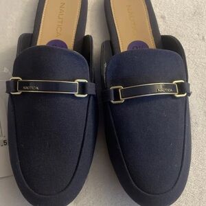 Nautica Women’s Navy Blue Loafers 8.5